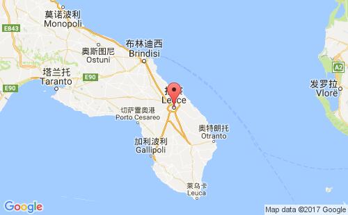 莱切港港口位置